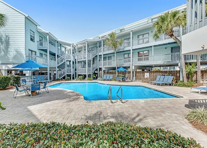 Holiday home Comfortable At A Beachfront Complex W Ac Wifi Balconies & Shared Pool *