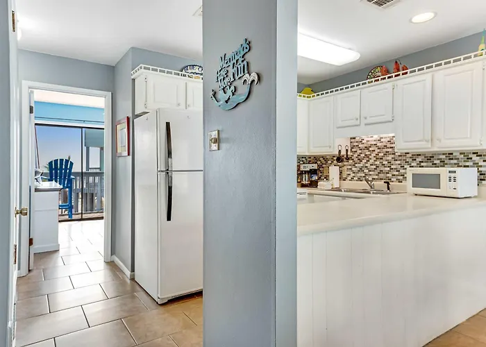 Comfortable At A Beachfront Complex W Ac Wifi Balconies & Shared Pool *