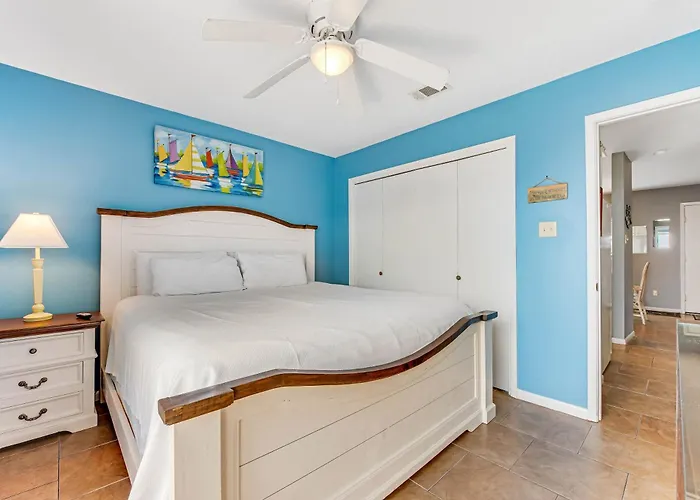 Comfortable At A Beachfront Complex W Ac Wifi Balconies & Shared Pool Gulf Shores