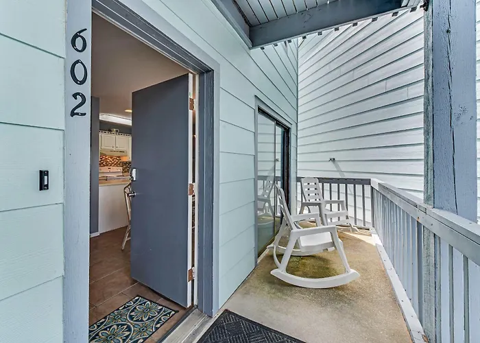 Holiday home Comfortable At A Beachfront Complex W Ac Wifi Balconies & Shared Pool