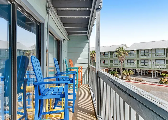 Comfortable At A Beachfront Complex W Ac Wifi Balconies & Shared Pool *
